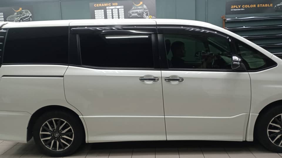 MPV CAR TINTED