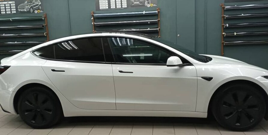 Satisficed Tinted Customer